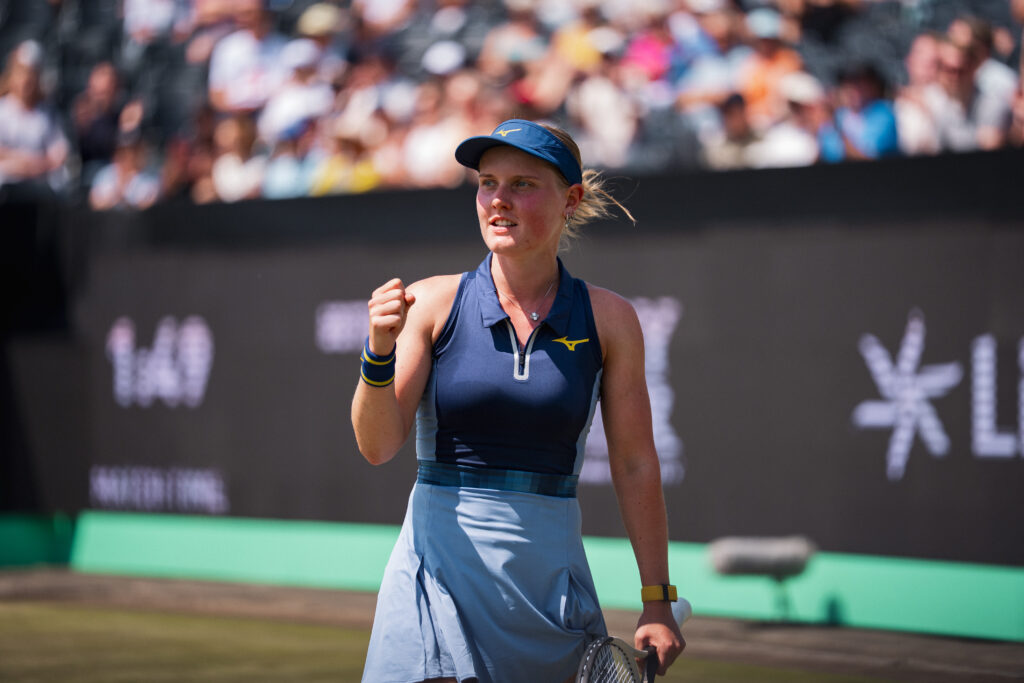 Women's Singles Draw: Lamens Aims for Revenge